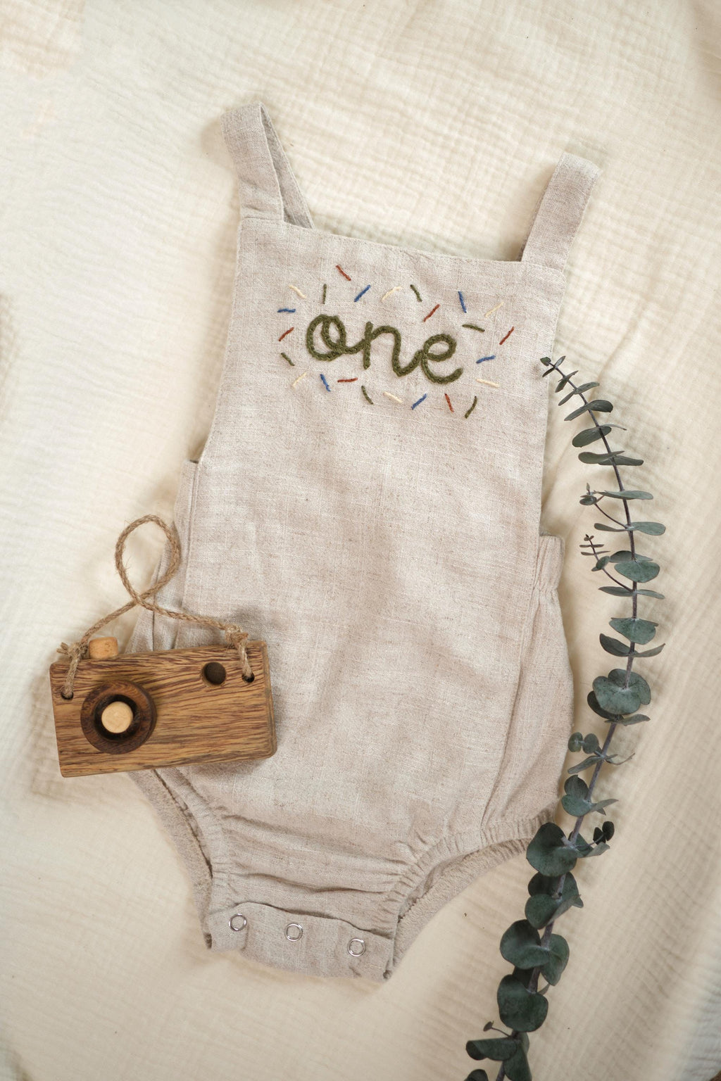 Boy First Birthday Outfit, 1st Birthday Hand Embroidered Linen Romper, Cake Smash Outfit Boy, Personalized Boy Outfit, Custom Boy Romper