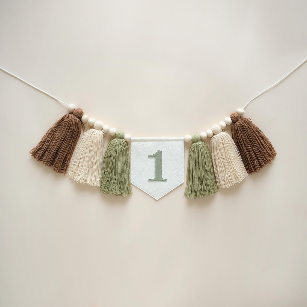 Personalized 1st Birthday High Chair Banner, Customized Yarn Tassel Garland, 1 Party Decor, Cake Smash Highchair Banner, Birthday Photo Prop