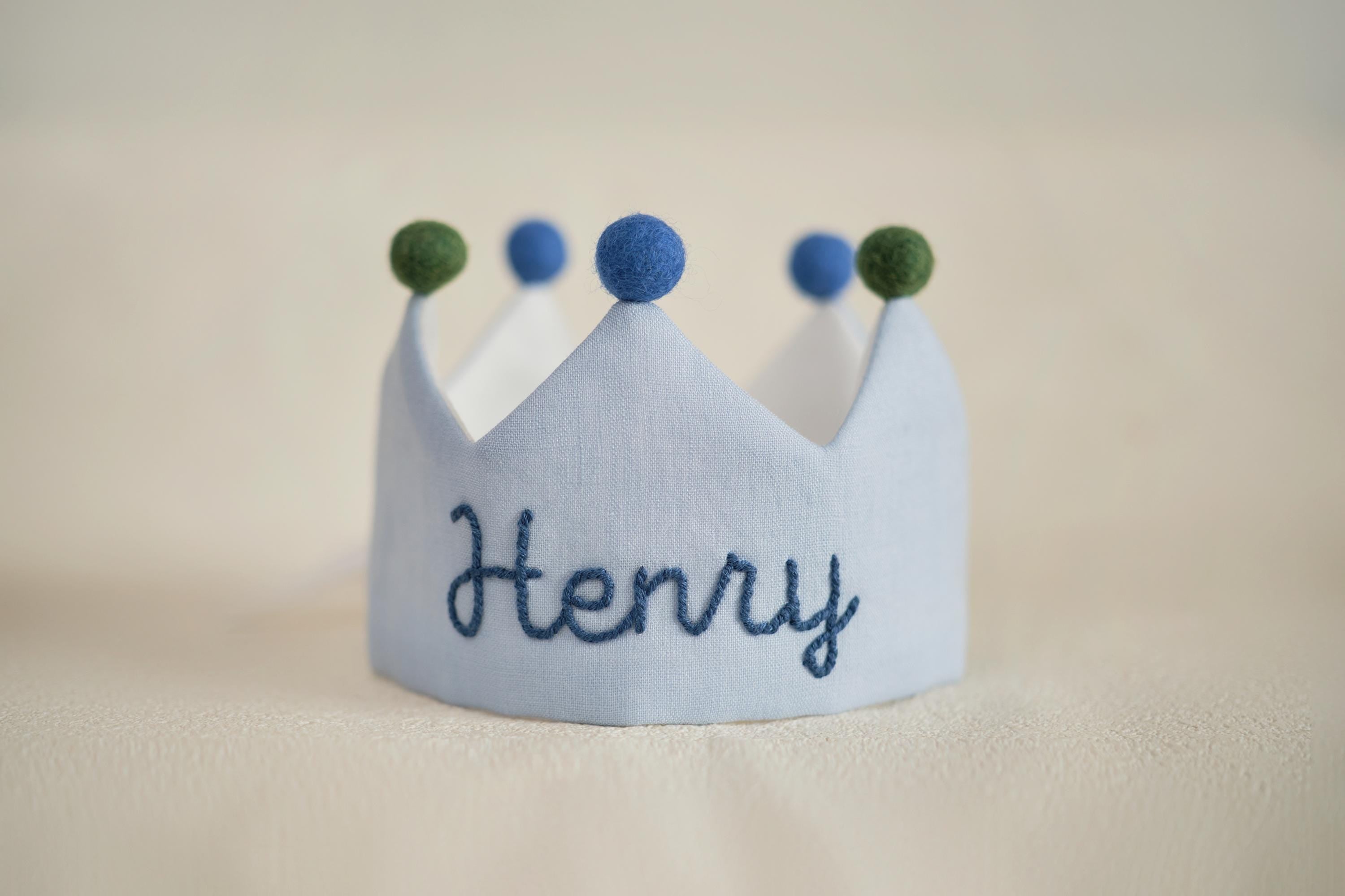Hole in One 1st Birthday Crown, Hand Embroidered Linen Crown for Kids, Personalized Gifts, Keepsake for First Birthday Party, Golf Birthday